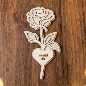Trandafir din Lemn cu Mesaj Personalizat – Cadou Romantic